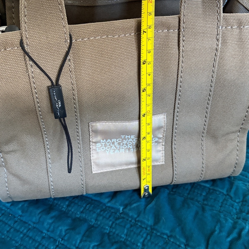 Marc Jacobs olive green Canvas Mini Tote with Marc Jacob’s Pink Bow patch - Picture 17 of 17